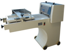Produktivitas Peralatan toko roti komersial Operasi mudah Low Noise Toast Mould