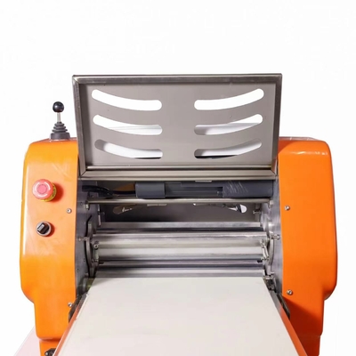 370mm Roller Teas Pressing Machine Untuk Restoran 1 Fase 0.4KW Daya 2.5kg Rolling Weight