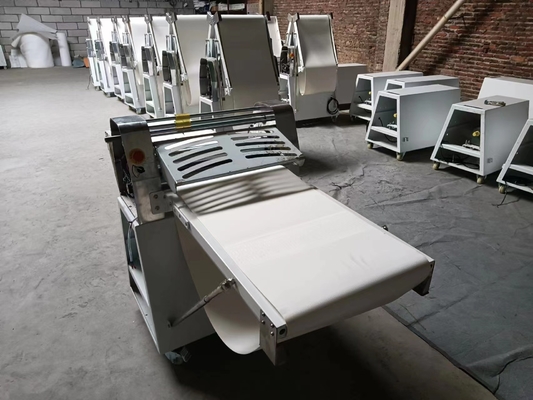 16-Tray 250kg vertikal adonan lembaran Dengan 0,75kw Daya 6,5kg Max adonan berat