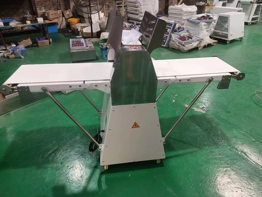 16-Tray 250kg vertikal adonan lembaran Dengan 0,75kw Daya 6,5kg Max adonan berat