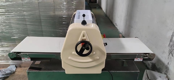 Heavy Duty Restoran Tepung Sheeter Dengan 370mm Roller Dan 80kg Berat Kapasitas