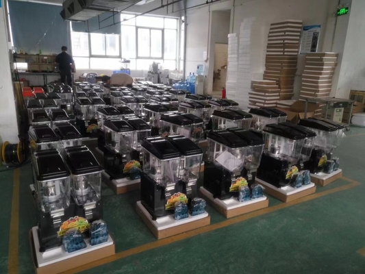 Mesin Juicer Berwarna-warni 235W Mengeringkan Minuman Pembersih Hitam