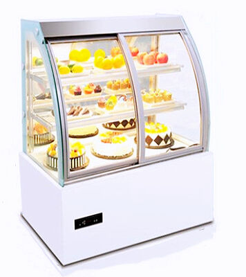 Curved No Frost Air Cooling Tiga Lapisan Commercial Cake Display Showcase